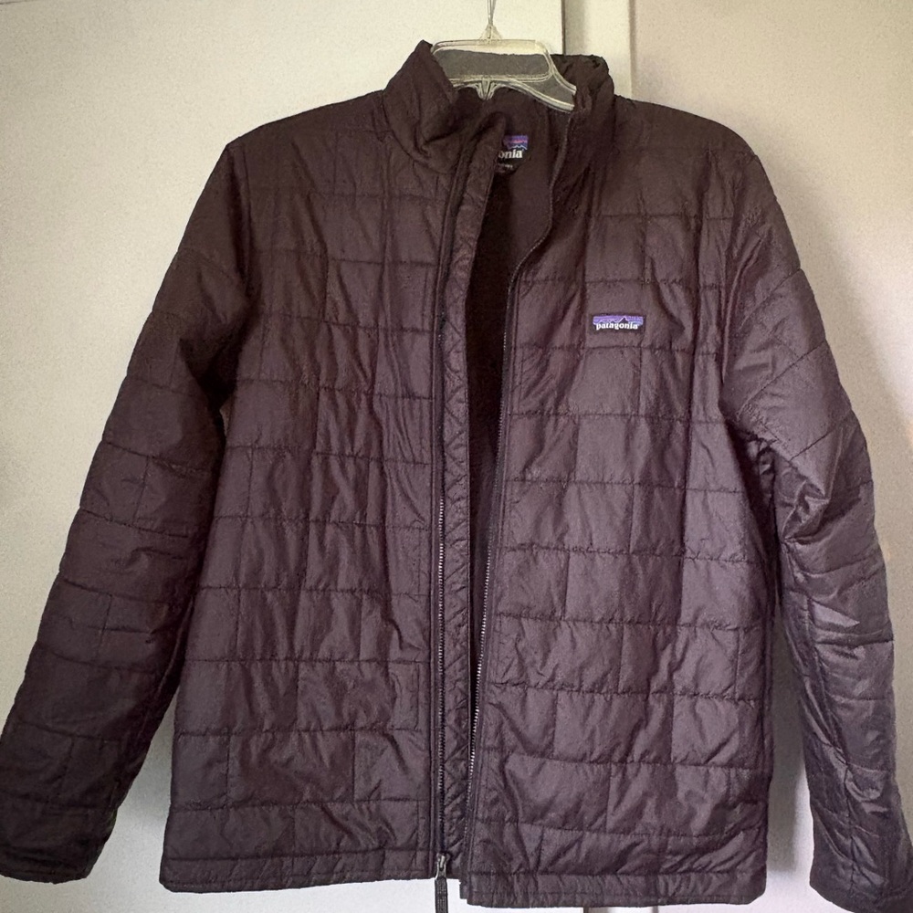Patagonia Kids Black Puffer Jacket. XXL
